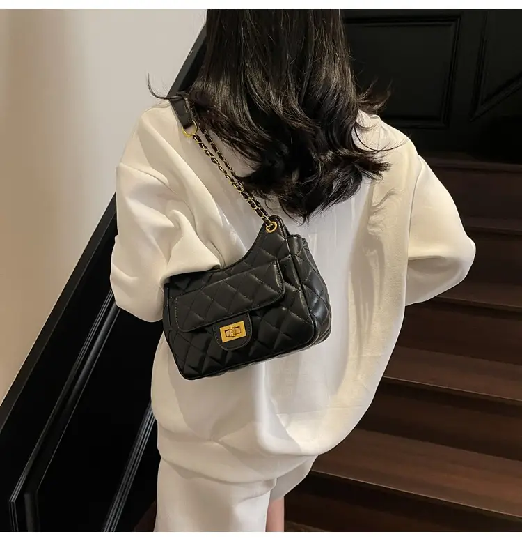 White Rhombus Chain Bag for Women 2026 — feature 22