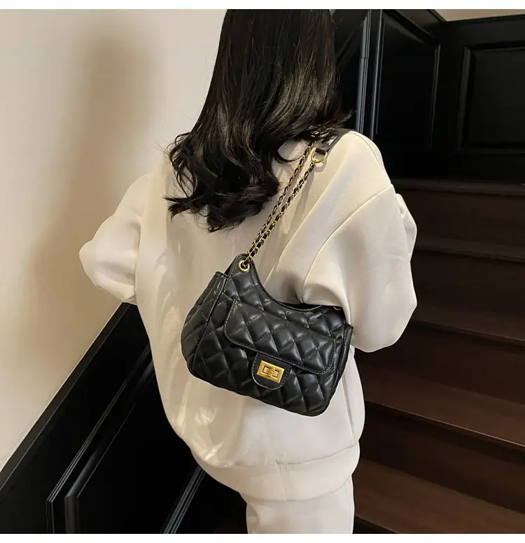 White Rhombus Chain Bag for Women 2026 — feature 23