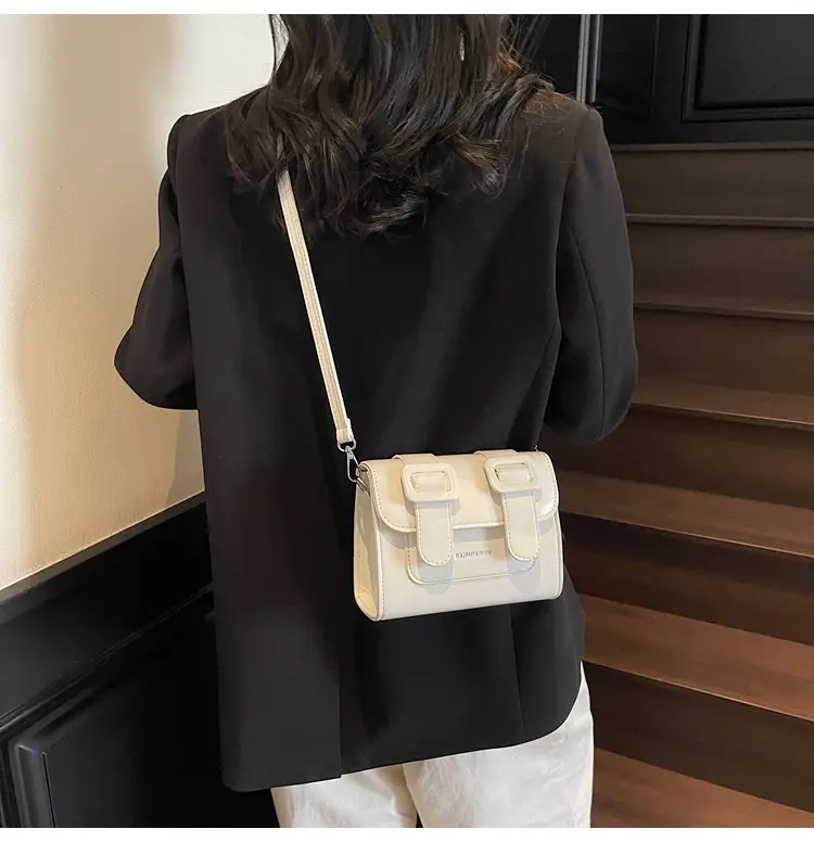 Women's 2025 Cambridge Crossbody Bag Cream Leather — feature 25