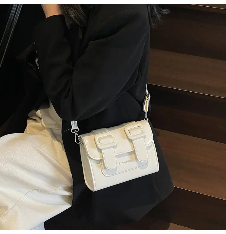 Women's 2025 Cambridge Crossbody Bag Cream Leather — feature 26