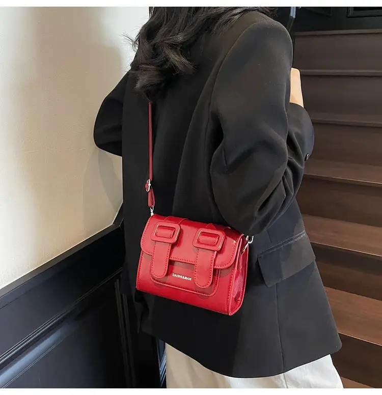 Women's 2025 Cambridge Crossbody Bag Cream Leather — feature 28