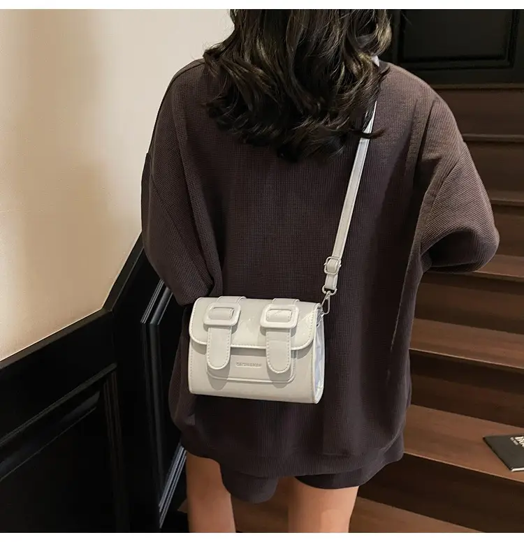 Women's 2025 Cambridge Crossbody Bag Cream Leather — feature 29