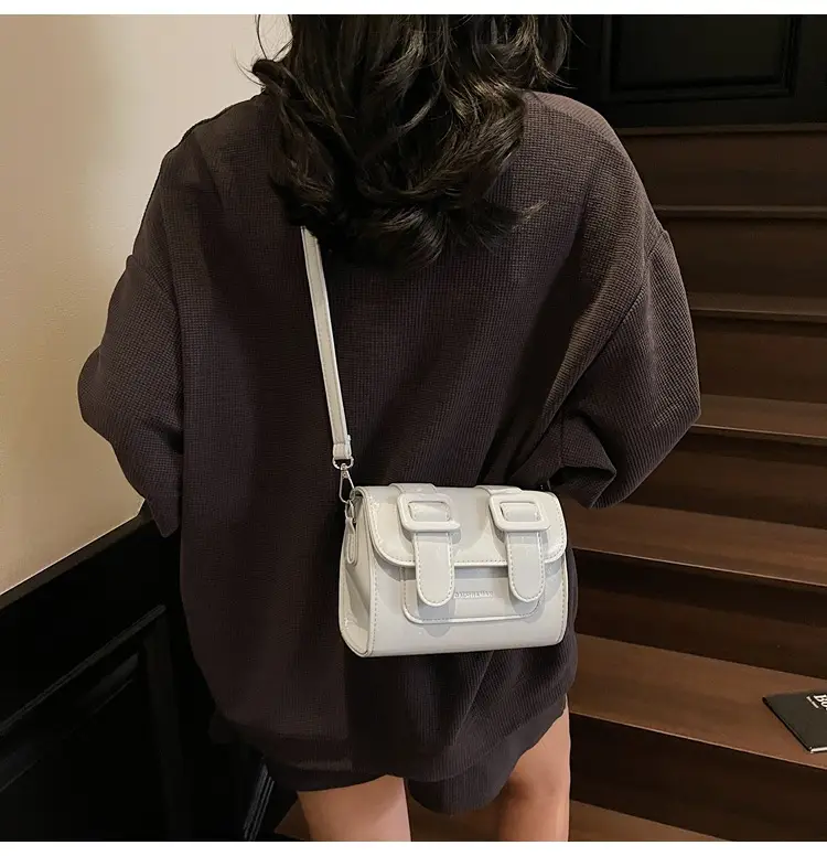 Women's 2025 Cambridge Crossbody Bag Cream Leather — feature 30