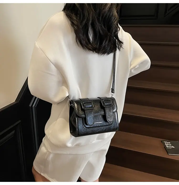 Women's 2025 Cambridge Crossbody Bag Cream Leather — feature 31