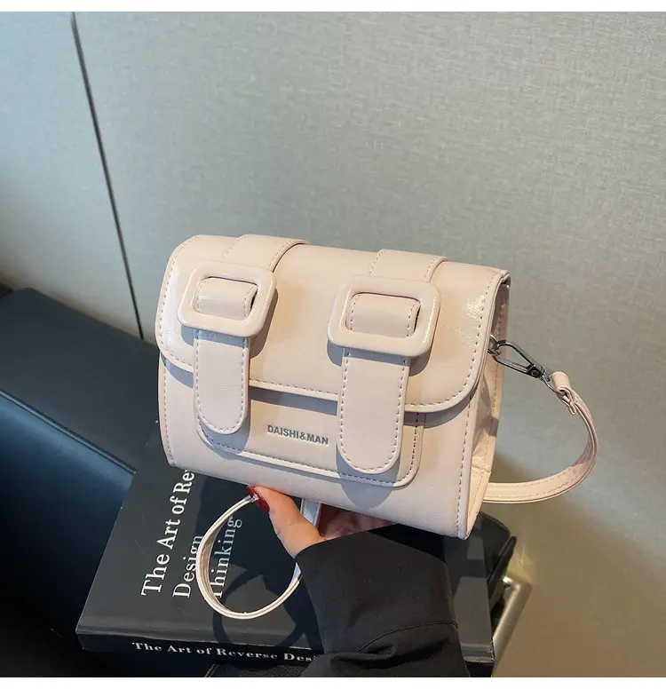 Women's 2025 Cambridge Crossbody Bag Cream Leather — feature 39