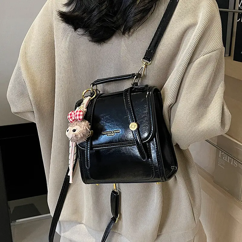 Women's Retro Crossbody Bag Beige Leather 2026 - Image 7