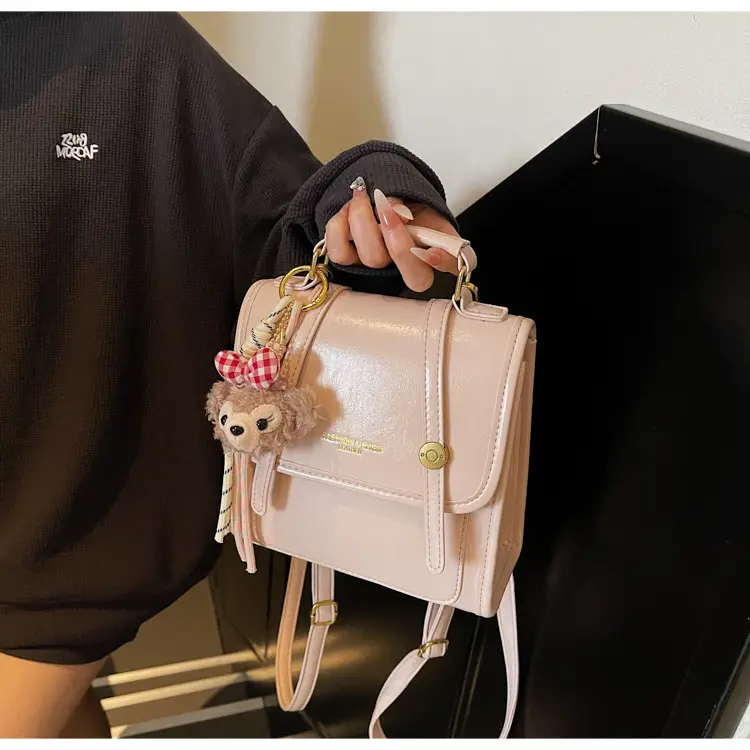 Women's Retro Crossbody Bag Beige Leather 2026 — feature 23