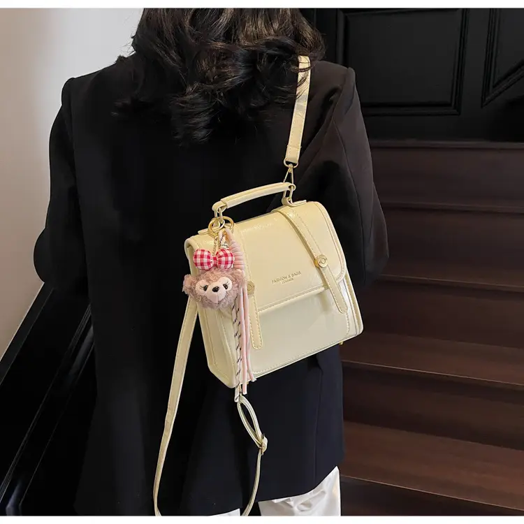 Women's Retro Crossbody Bag Beige Leather 2026 — feature 32