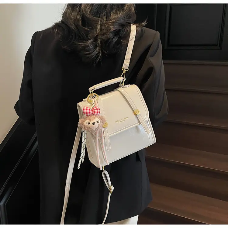 Women's Retro Crossbody Bag Beige Leather 2026 — feature 36