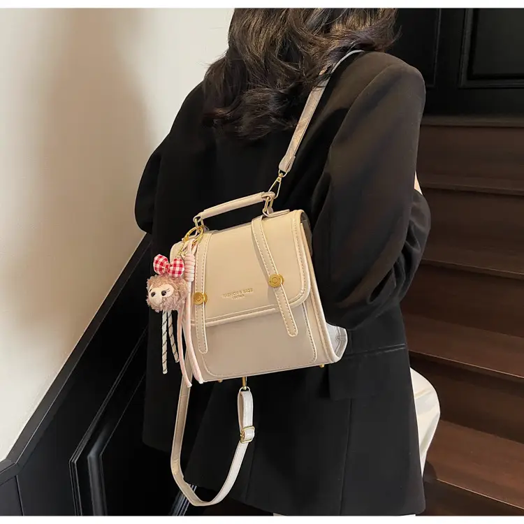 Women's Retro Crossbody Bag Beige Leather 2026 — feature 37