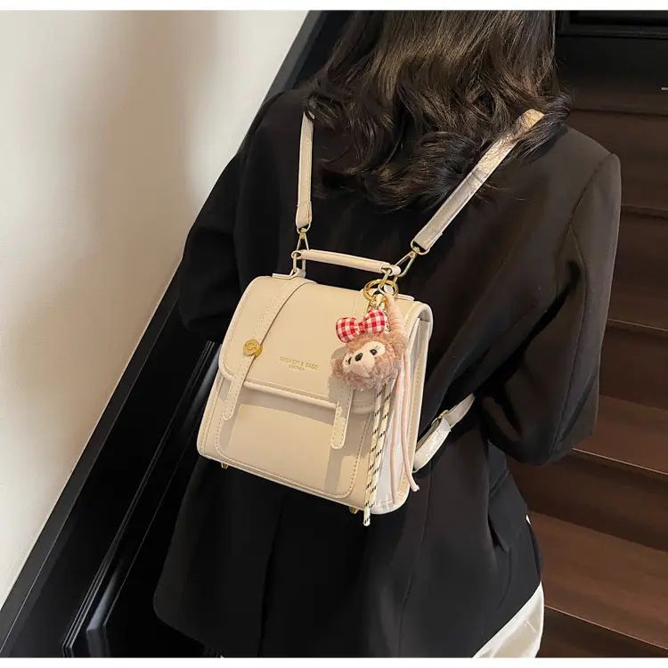 Women's Retro Crossbody Bag Beige Leather 2026 — feature 39