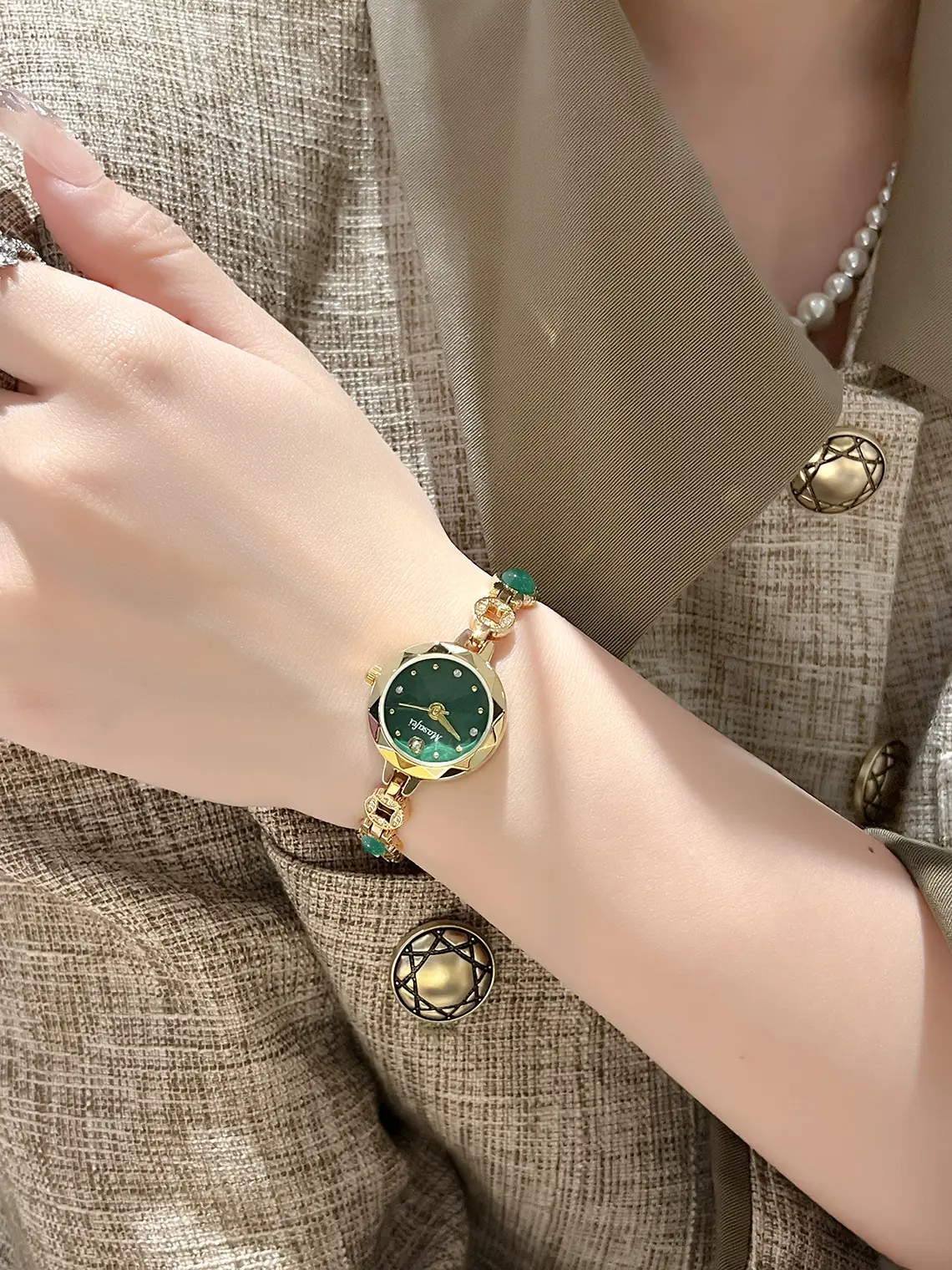 Women's Green Crystal Bracelet Watch with Gold Chain — feature 11