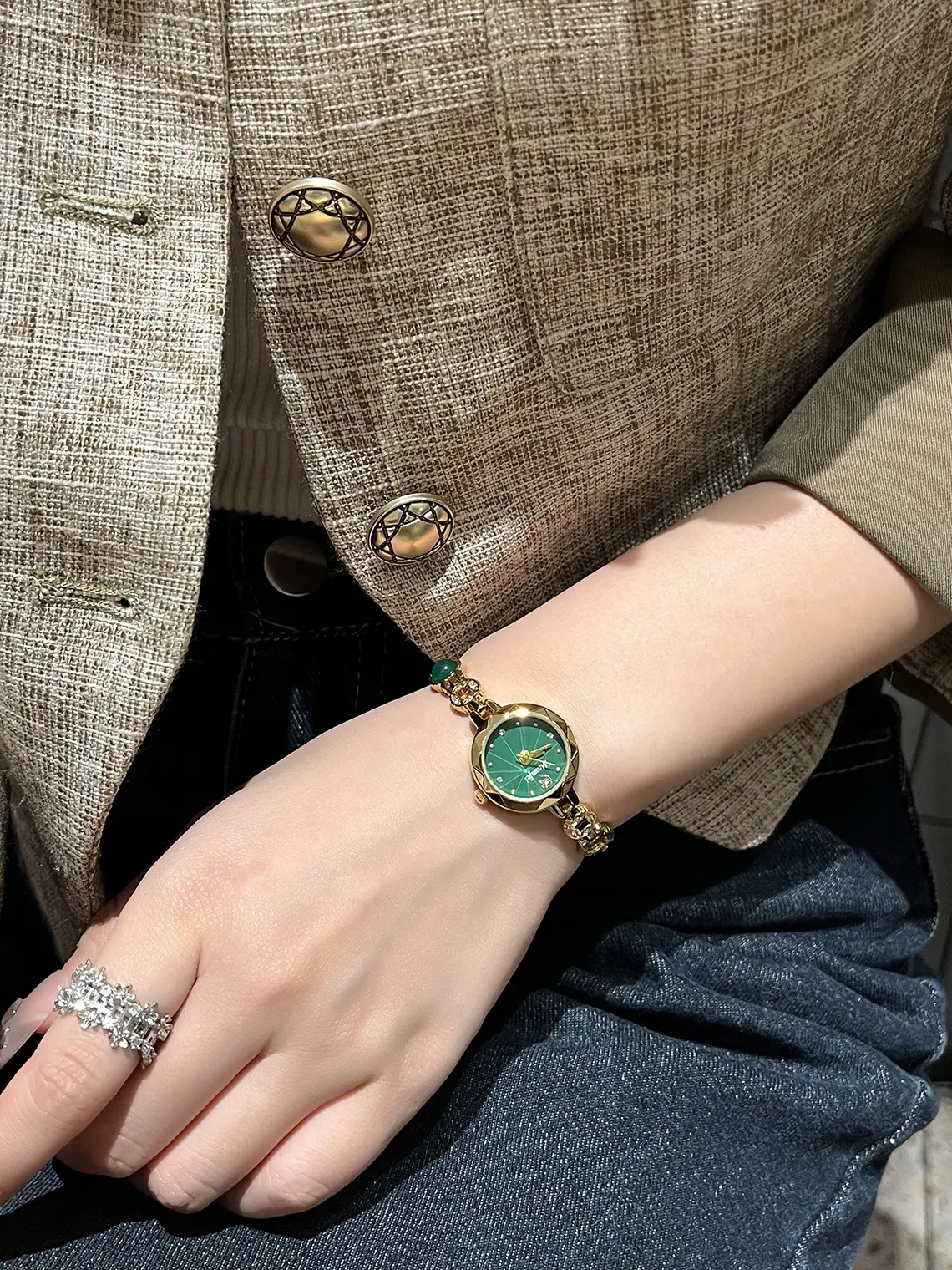 Women's Green Crystal Bracelet Watch with Gold Chain — feature 9