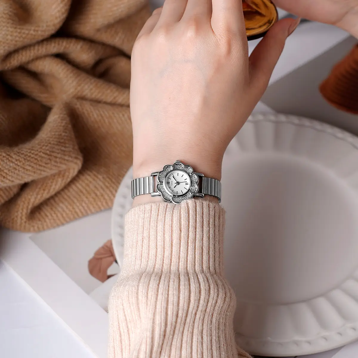 Women's Gold Petal Watch with Diamond Crystal Band - Image 4