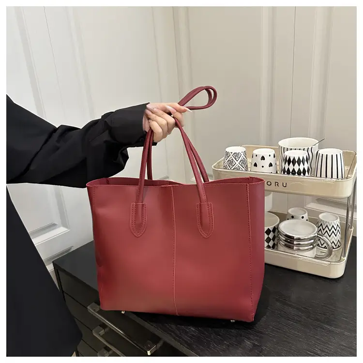 Women Large Capacity Tote Bag Brown Leather 2025 — feature 19