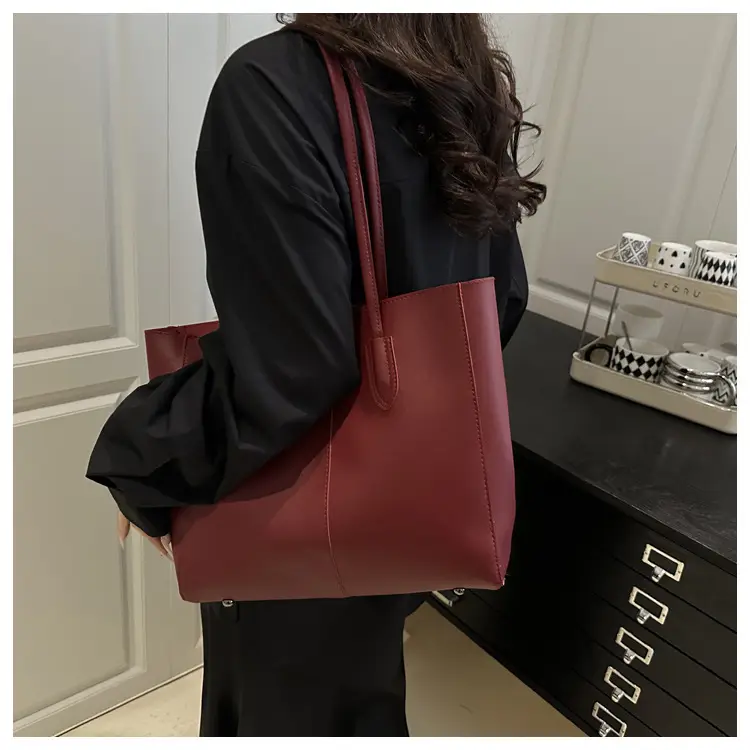 Women Large Capacity Tote Bag Brown Leather 2025 — feature 21
