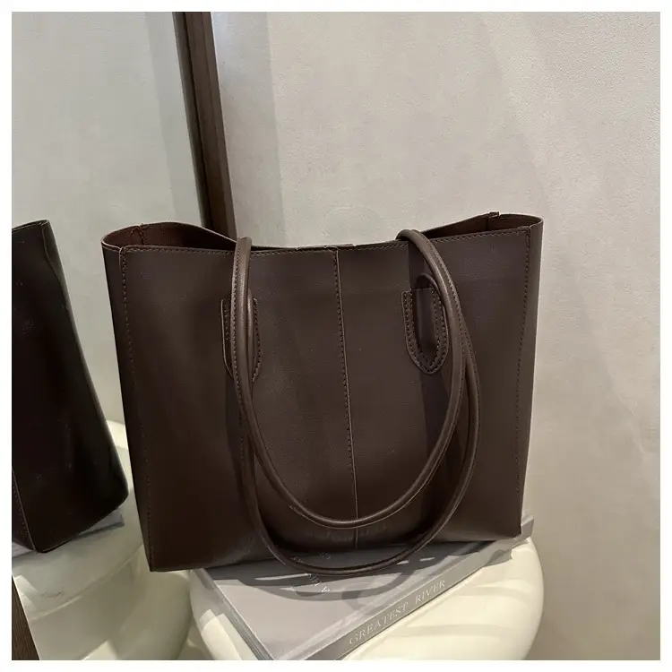 Women Large Capacity Tote Bag Brown Leather 2025 — feature 23