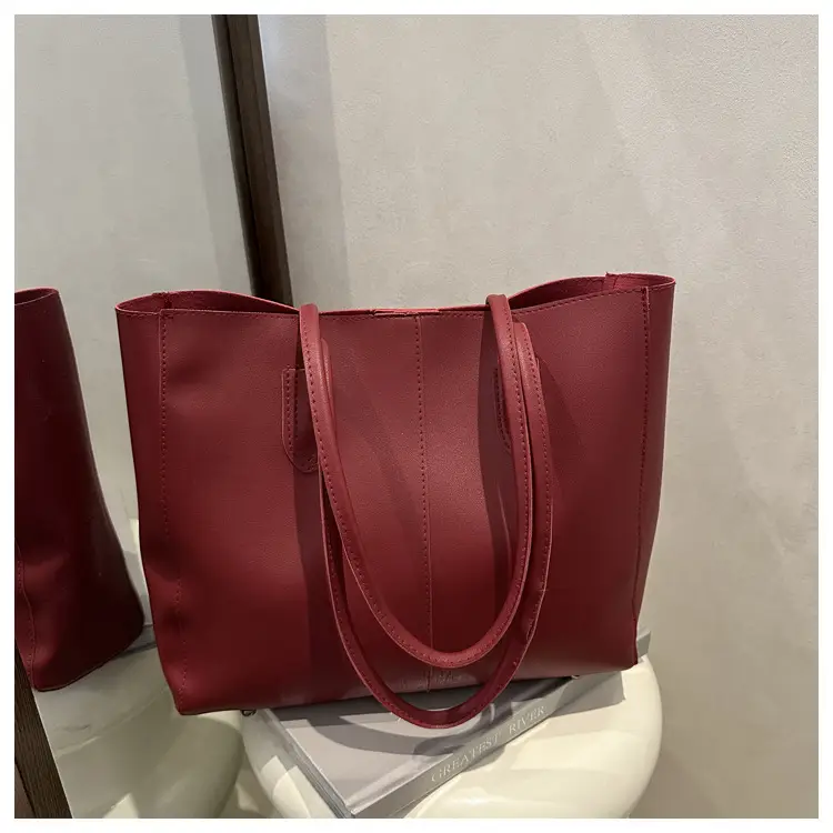 Women Large Capacity Tote Bag Brown Leather 2025 — feature 24