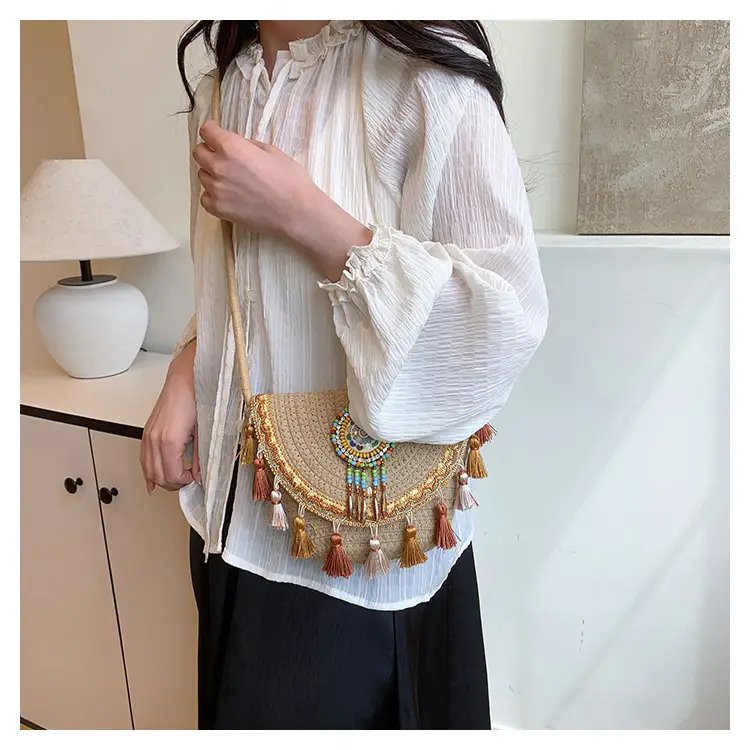 2025 Ethnic Straw Clutch Bag with Tassels — feature 14