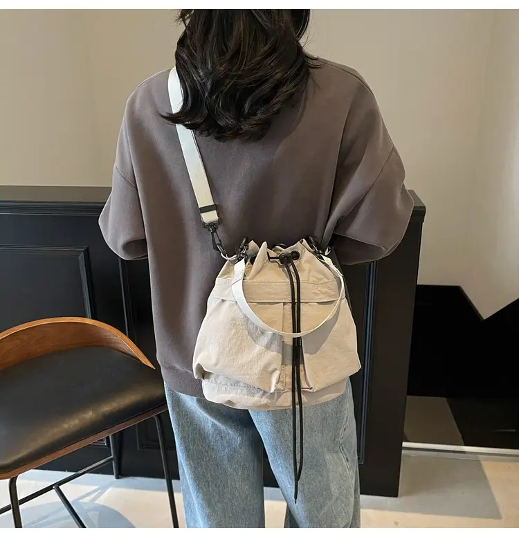 New Trendy Large Capacity Shoulder Bag for Women — feature 22