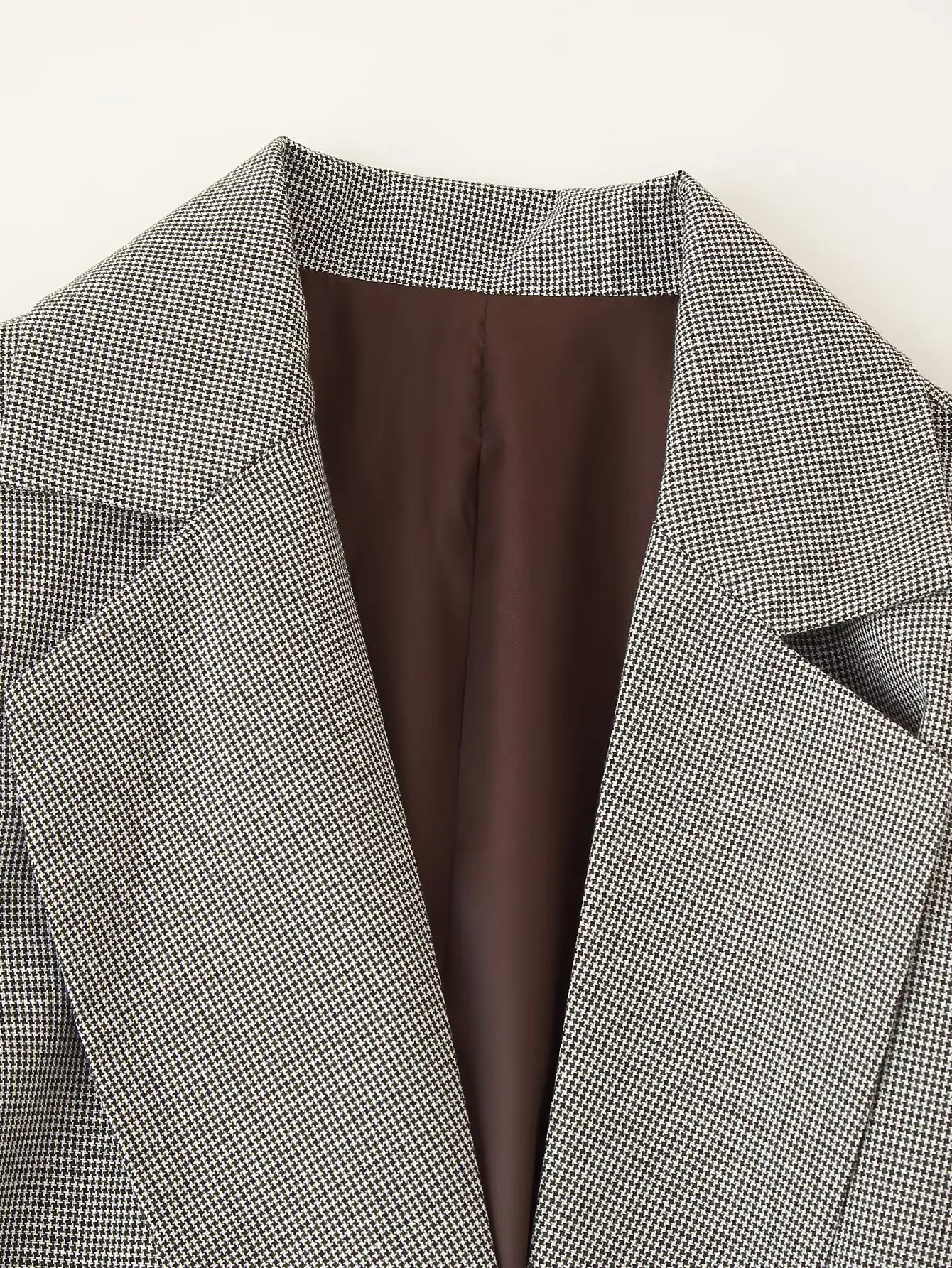 Grey Belted Crossbody Jacket with Pleated Pants — feature 6