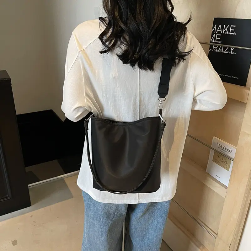 Minimalist Bucket Bag Cream Yellow 2026 - Image 8