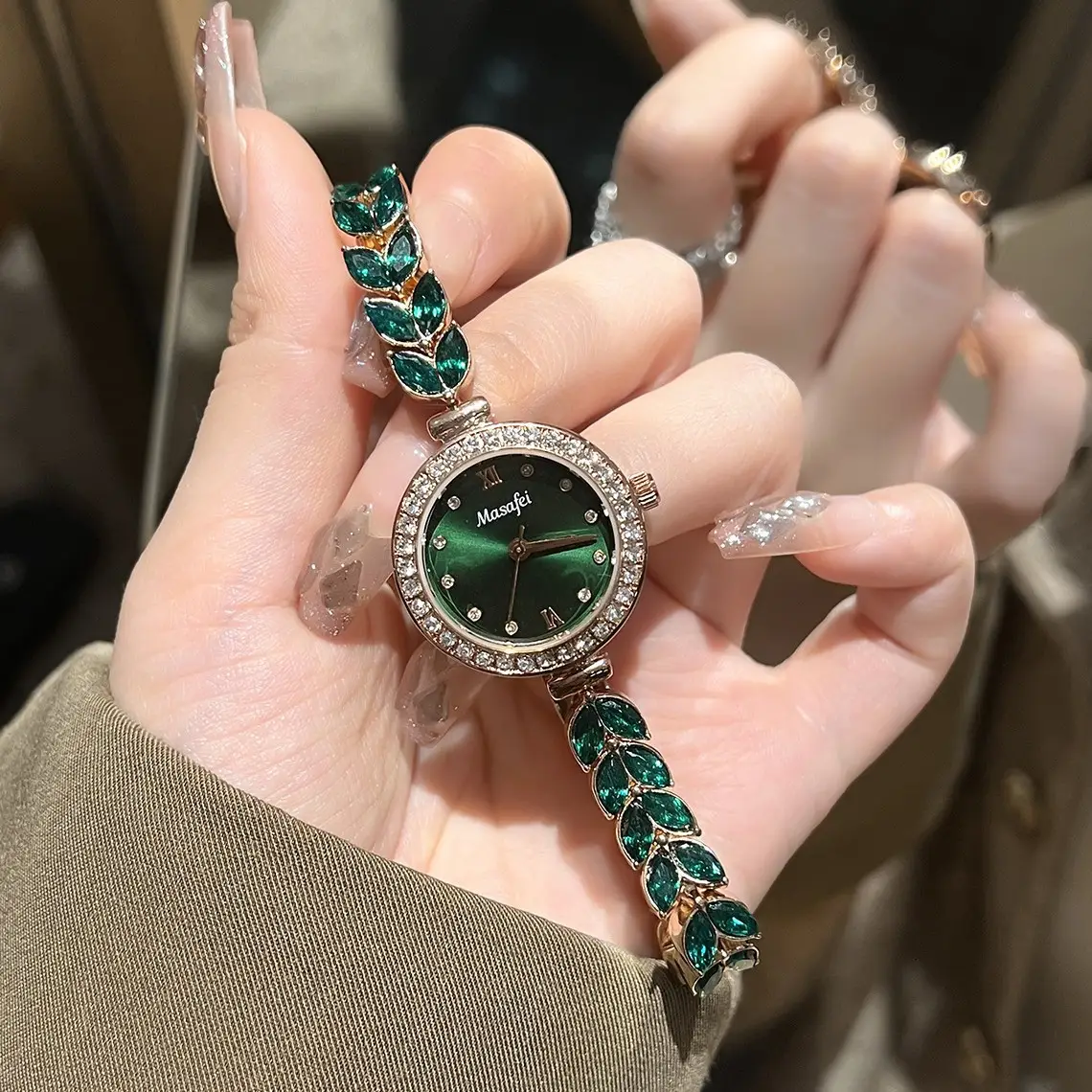 Luxury Mermaid Watch for Women with Green Leaves Design - Image 5