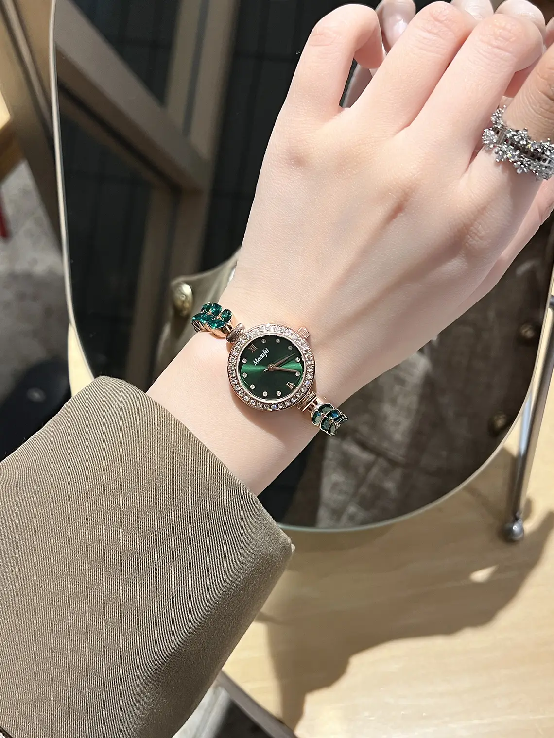 Luxury Mermaid Watch for Women with Green Leaves Design — feature 3
