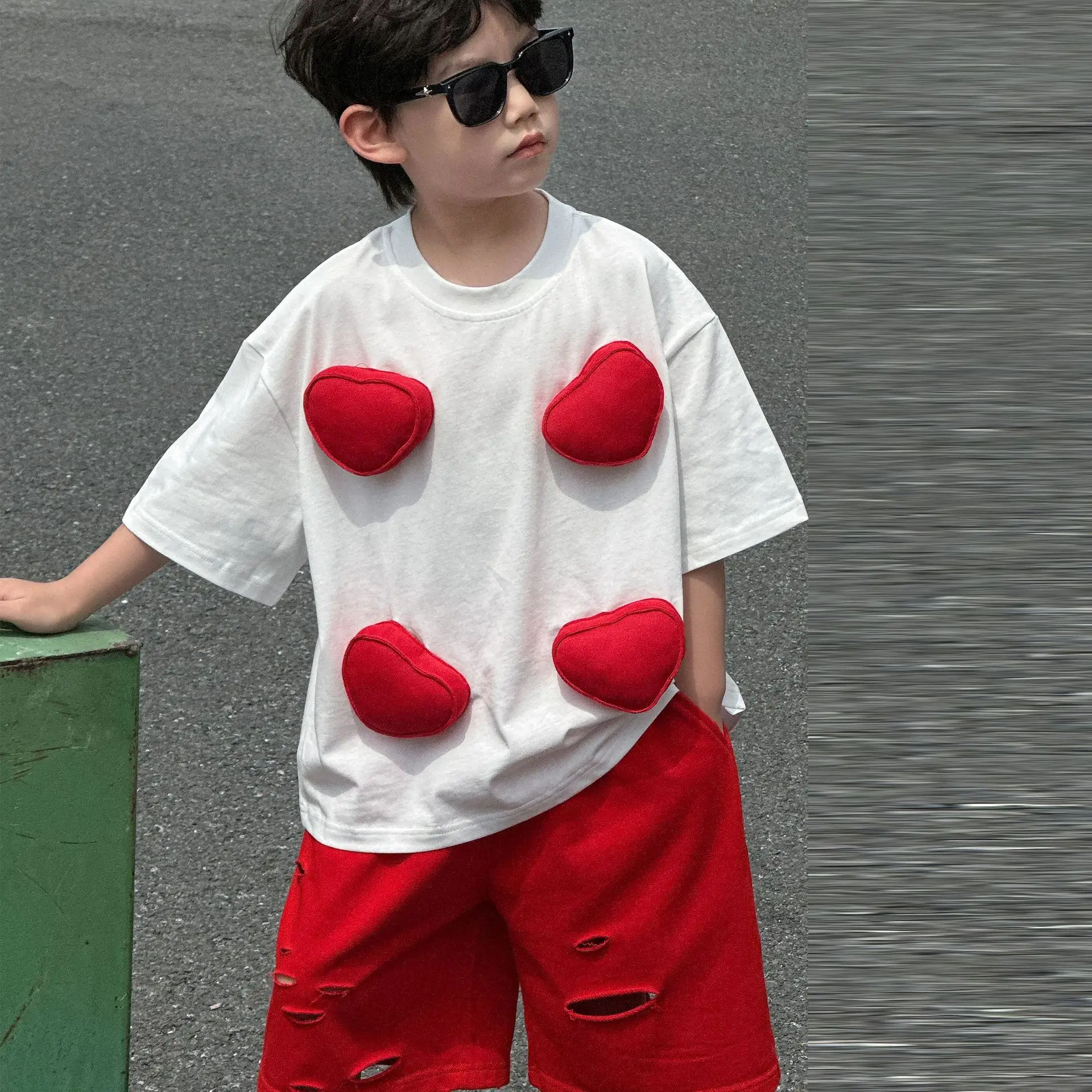 2025 Boys T-shirt Red Heart Print Cotton Shorts Set — feature 3