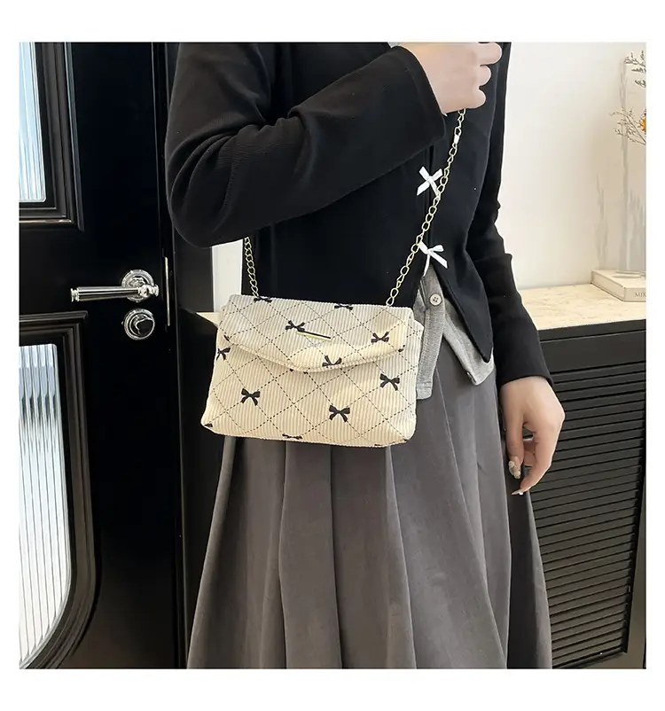 2025 New Bow Chain Corduroy Shoulder Bag — feature 17