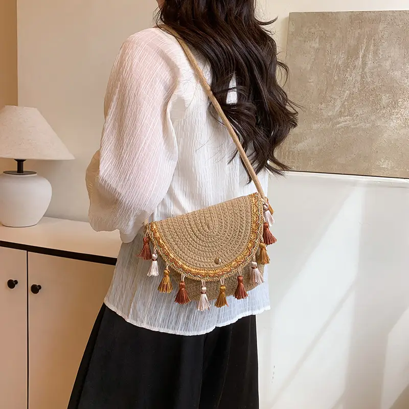 Women's 2025 Straw Shoulder Bag with Tassels - Image 7