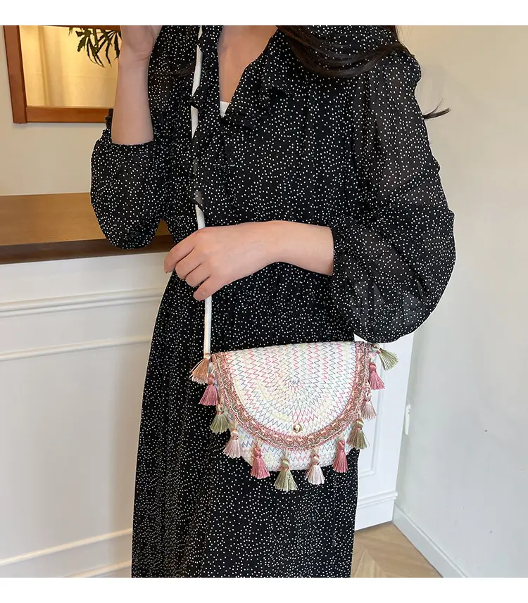 Women's 2025 Straw Shoulder Bag with Tassels — feature 1