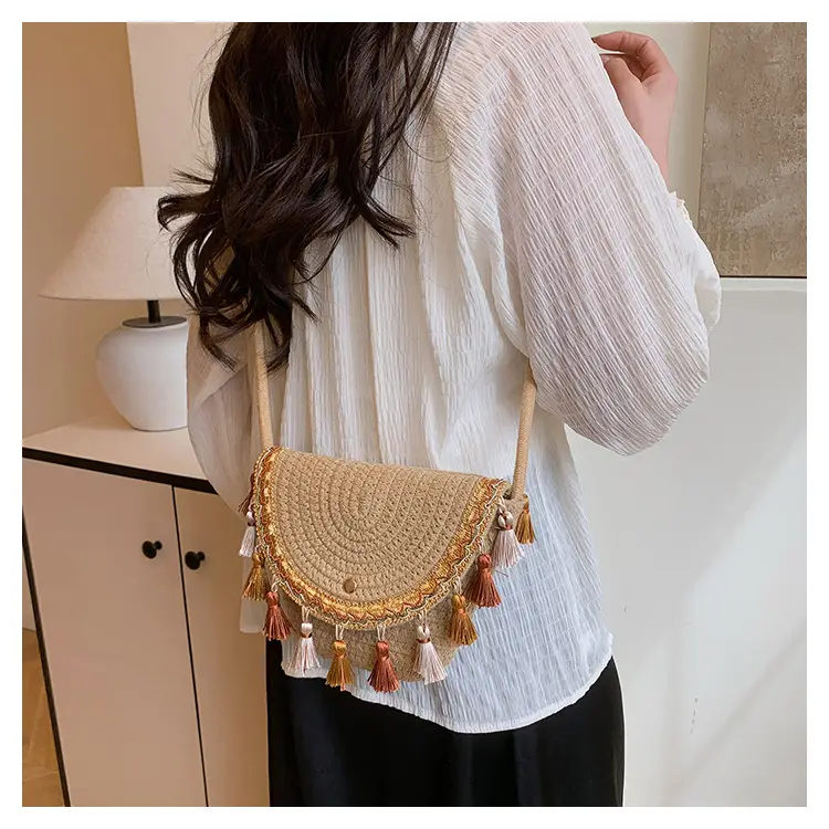 Women's 2025 Straw Shoulder Bag with Tassels — feature 10