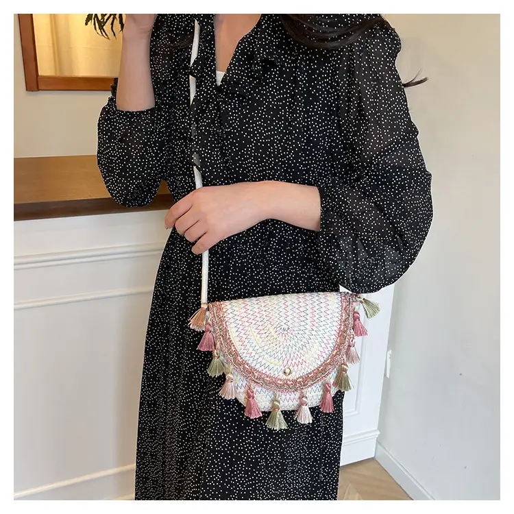 Women's 2025 Straw Shoulder Bag with Tassels — feature 13