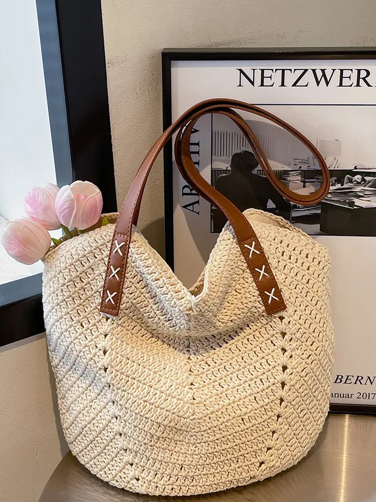 Straw Bag Large Capacity Summer Shoulder Bag - Image 3
