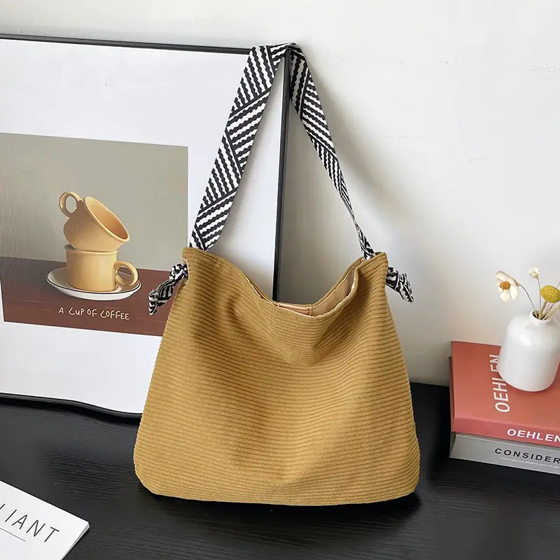 Women's Green Straw Shoulder Bag with Striped Strap - Image 6