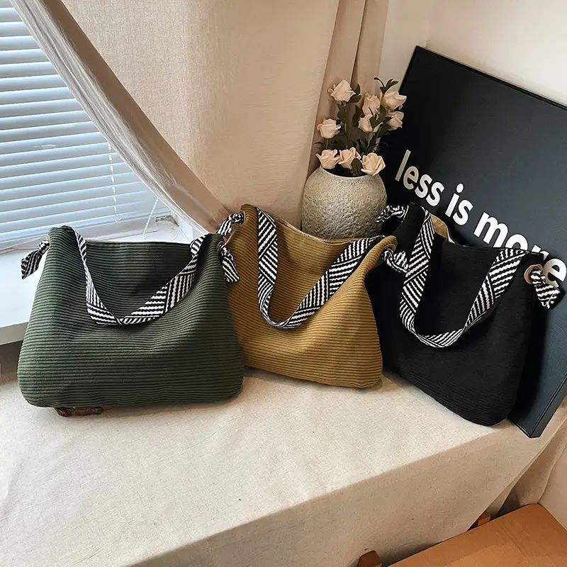 Women's Green Straw Shoulder Bag with Striped Strap - Image 8