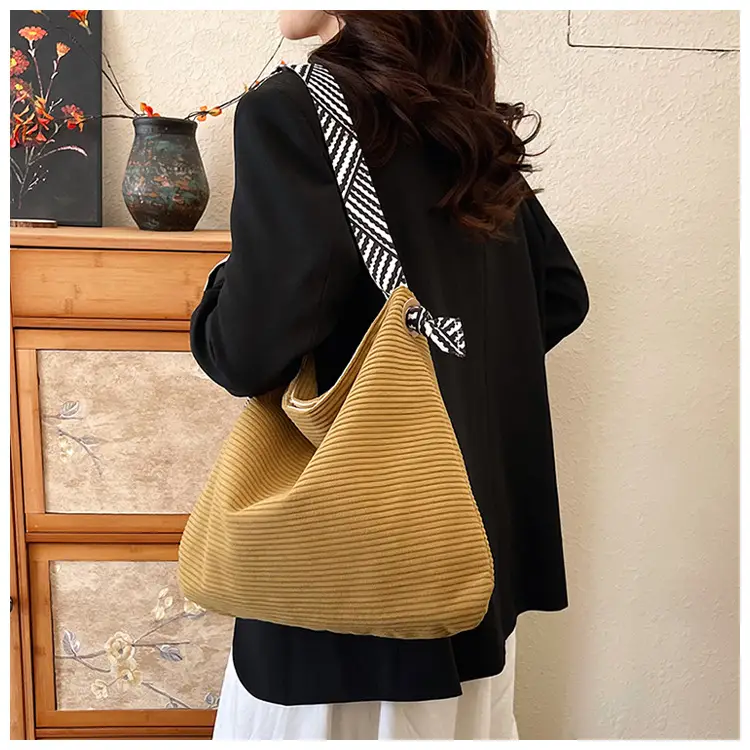 Women's Green Straw Shoulder Bag with Striped Strap — feature 16