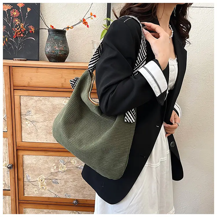 Women's Green Straw Shoulder Bag with Striped Strap — feature 20