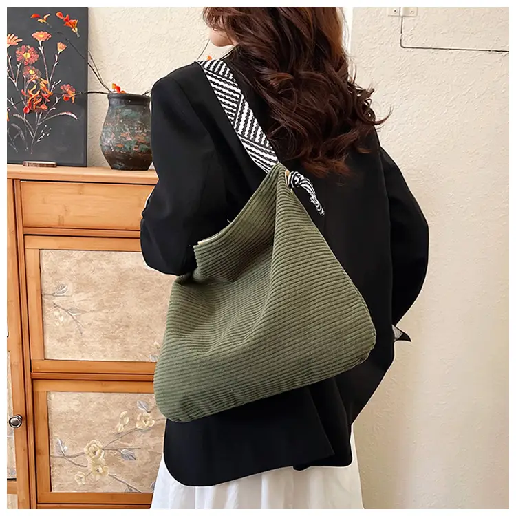 Women's Green Straw Shoulder Bag with Striped Strap — feature 22