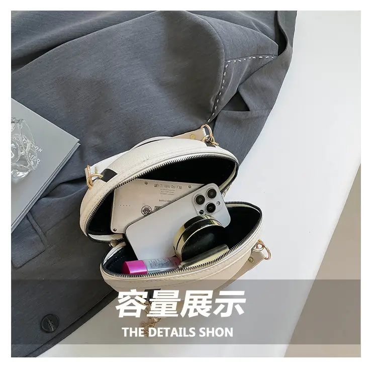 2025 New Contrasting Letter Cylindrical Bag Black — feature 7