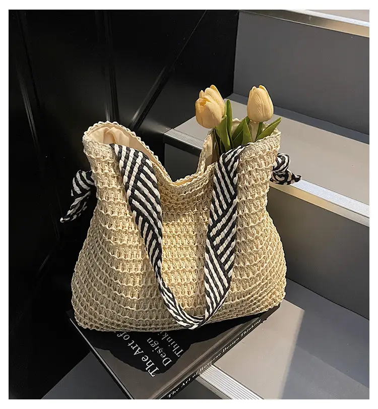 Women's Woven Crossbody Bag Large Capacity 2025 — feature 1