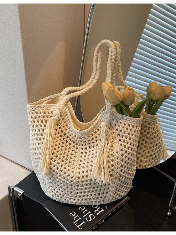 Women's Crossbody Straw Bag with Tassel Handle - Image 3