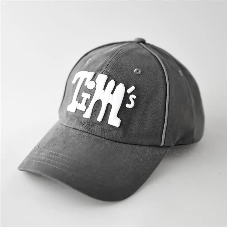Men Women Contrast Letter Reflective Baseball Cap Black — feature 3
