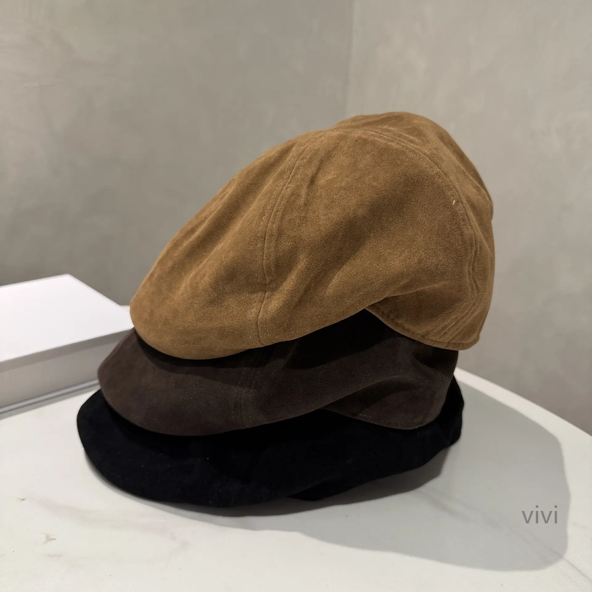 Women Retro Forward Cap Brown Reversible Newsboy Cap — feature 3