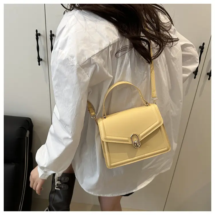 Nude Leather Shoulder Bag for Women 2025 — feature 10