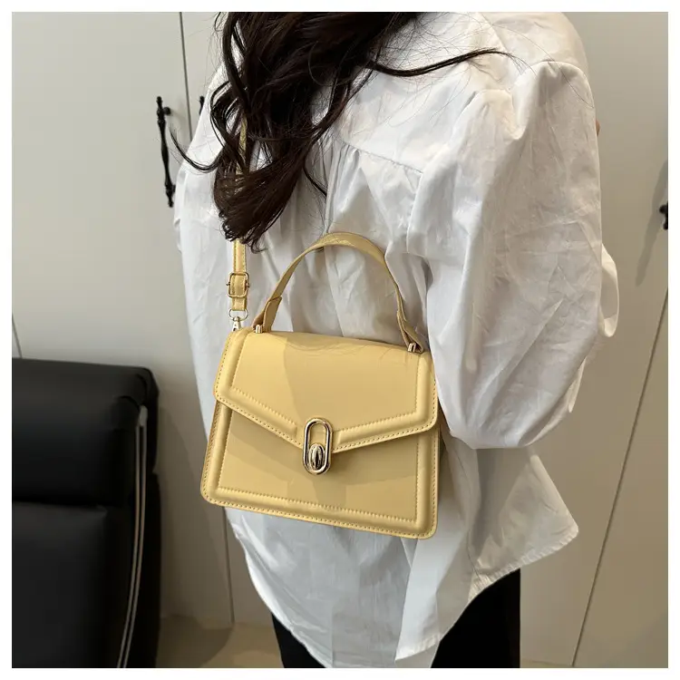 Nude Leather Shoulder Bag for Women 2025 — feature 11