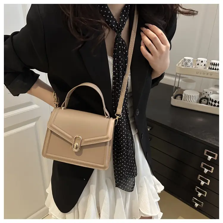 Nude Leather Shoulder Bag for Women 2025 — feature 19