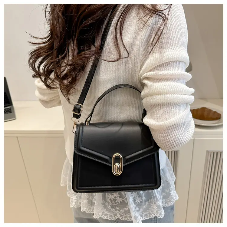 Nude Leather Shoulder Bag for Women 2025 — feature 7
