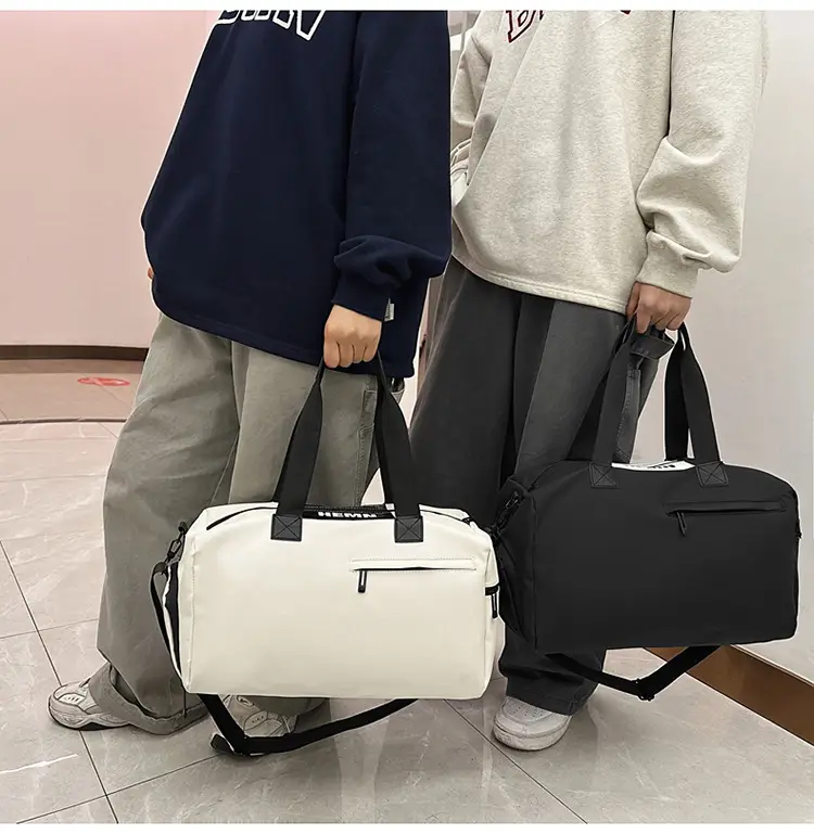Large Capacity Fitness Travel Bag Anti-Splash Water Duffel — feature 18